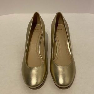 Marc Fisher Ltd Gold Heels size 6